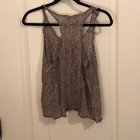 Lush Floral Tank - Picture 2 of 3